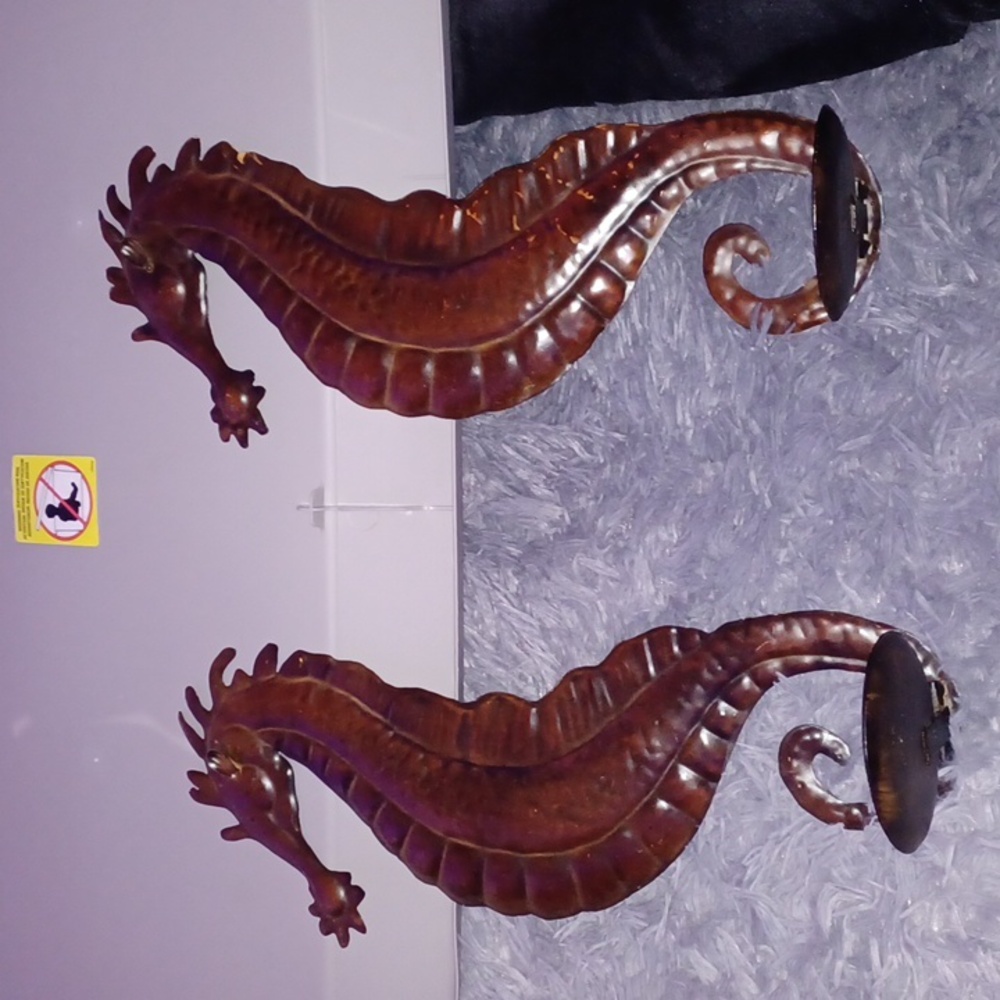 Wall hangers